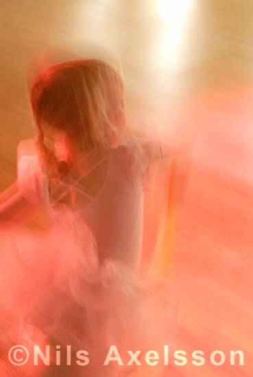 Ung danserska   ©Foto: Nils Axelsson  #BildID: nadig070425030    