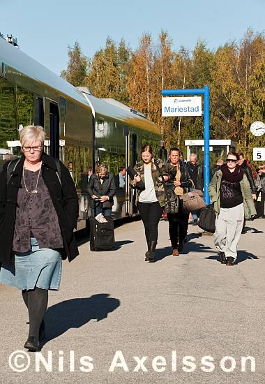 Ankommande resenärer   ©Foto: Nils Axelsson  #BildID: nadig121010076nb    