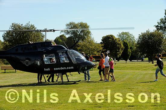 Ombordstigning på turhelikopter   ©Foto: Nils Axelsson  #BildID: nadig130908059n    